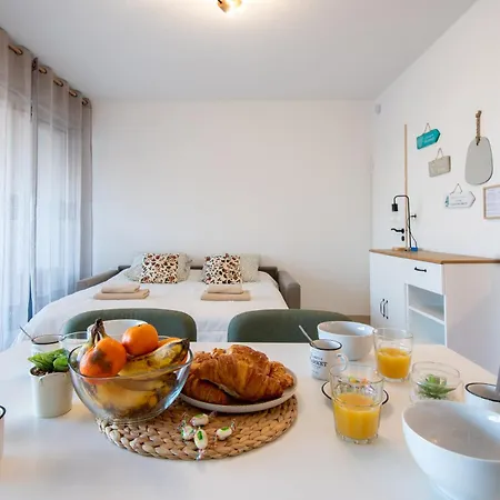 Grand Front De - Climatiser Avec Place De Parking Apartament